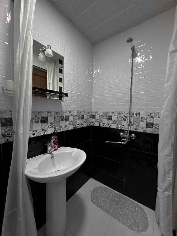 Barbara'S Eco-Cozy Guesthouse Mestia Bagian luar foto