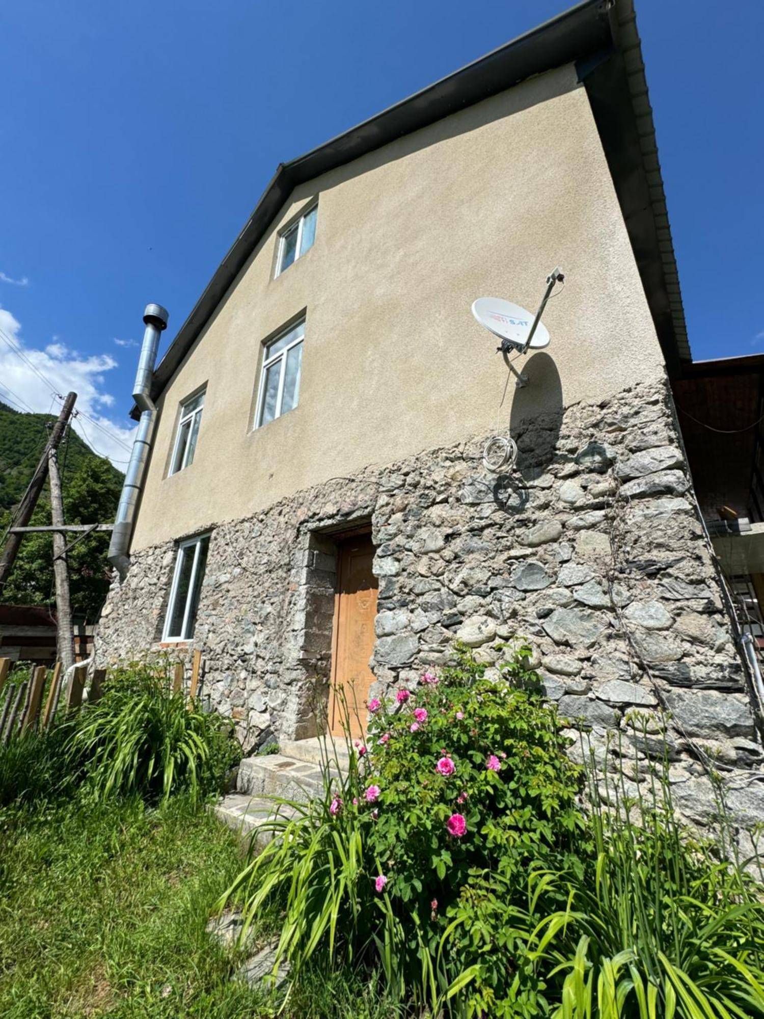 Barbara'S Eco-Cozy Guesthouse Mestia Bagian luar foto