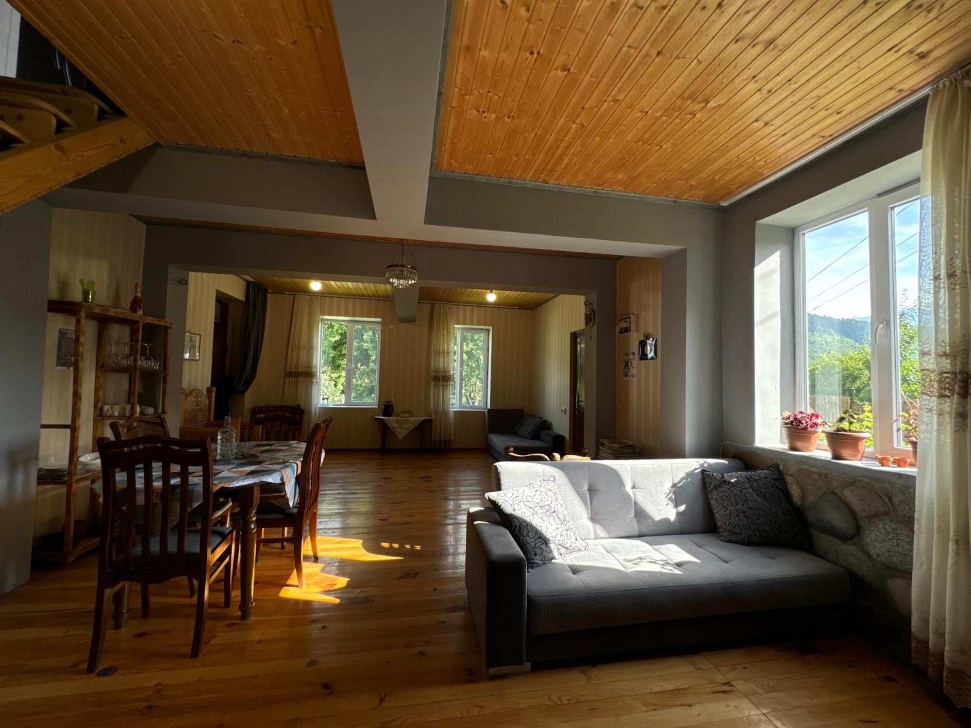 Barbara'S Eco-Cozy Guesthouse Mestia Bagian luar foto